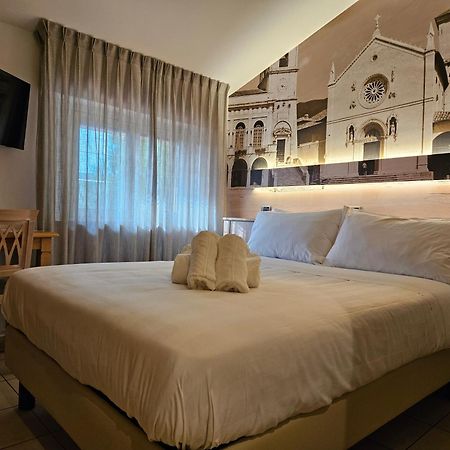 Hotel Cladan Asyż Zewnętrze zdjęcie