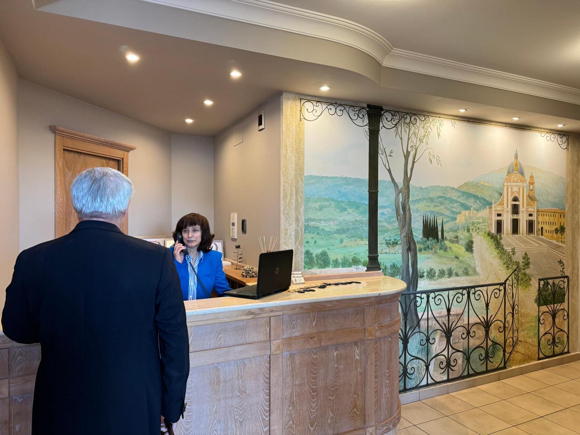 Hotel Cladan Asyż Zewnętrze zdjęcie