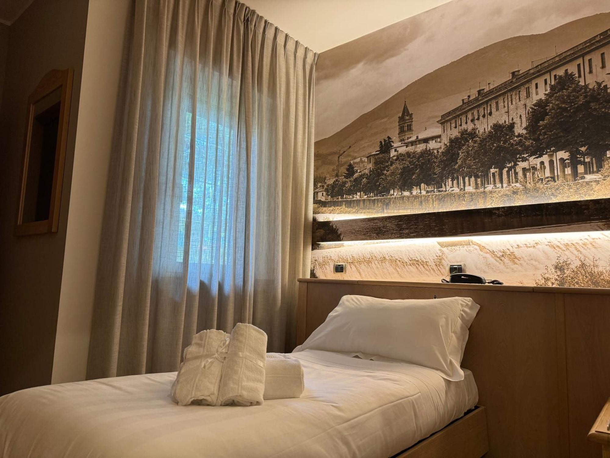 Hotel Cladan Asyż Zewnętrze zdjęcie